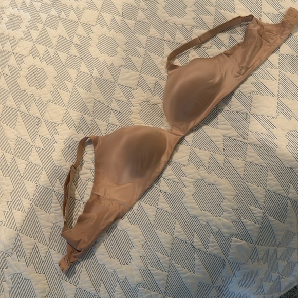 Victoria’s Secret 38D Bra - Picture 1 of 2